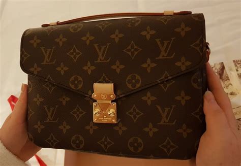 como saber si una cartera de louis vuitton es original|lv bags for women.